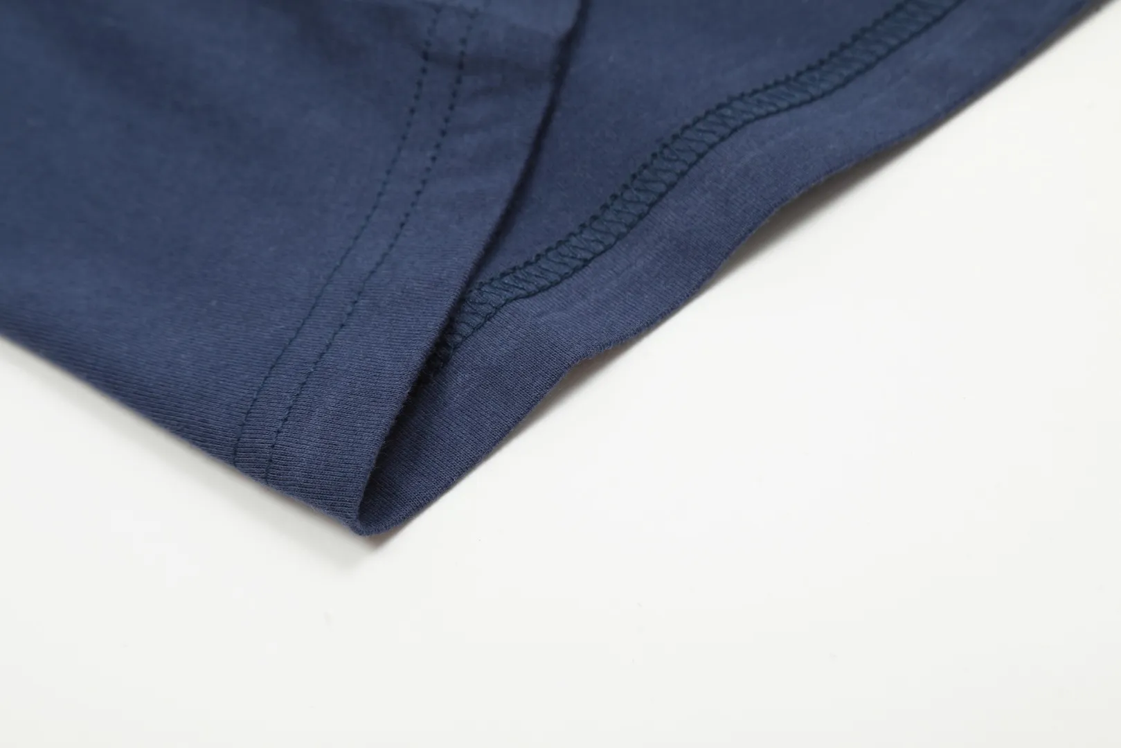 🅿️116 "Top quality" Style number: DS003# (not off the shelves all year round) [Ralph Lauren classic pony embroidered round neck basic short sleeves] ✅Ralph Lauren Ralph Lauren classic basic versatile round neck short sleeves ✅Main supplier platform live broadcast Wholesale entities Replenish when out of stock Not off the shelves ✅ZP quality 1:1 version Scan the code to enter the GF website Z cabinet quality ✅26 pieces of 180g hydrophilic toner 100% cotton fabric, comfortable and soft, strong breathability, high-end, cost-effective, good quality needless to say ✅Restore the original version, the maximum size can be worn up to 210 pounds, loose, comfortable and stress-free ✅Work wear, life wear, suitable for various occasions, must-have recommendation for couples Size: Powder white dark gray blue label light gray white label